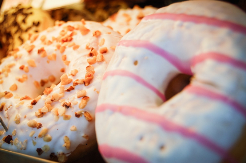 patisserie-BARJOLS-min_donuts_sweets_pastries_pastry_shop_cake_cakes_bakery_eating-987656
